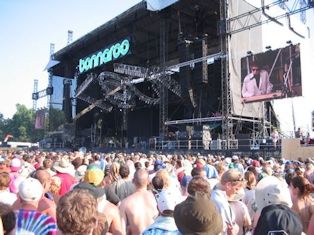 bonnaroo festival stage