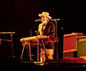 Dylan on stage 2004 Finsbury Park